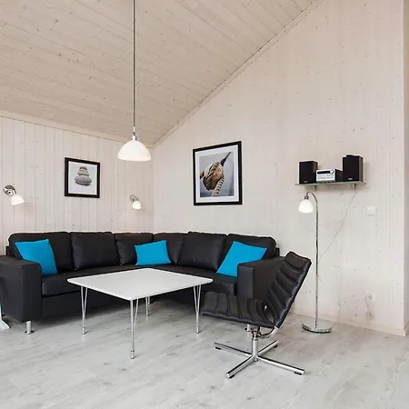 بيت للعطل With Sauna And Modern Interiors