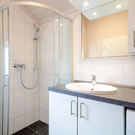 بيت للعطل With Sauna And Modern Interiors