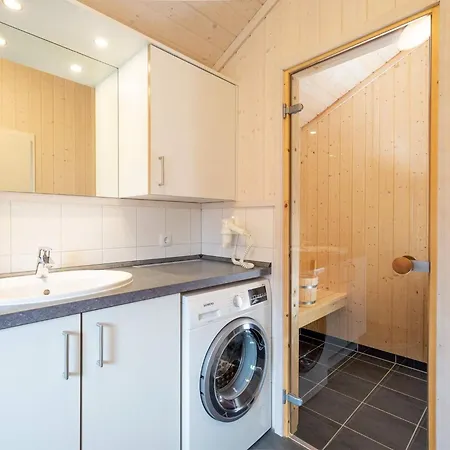 With Sauna And Modern Interiors بيت للعطل *